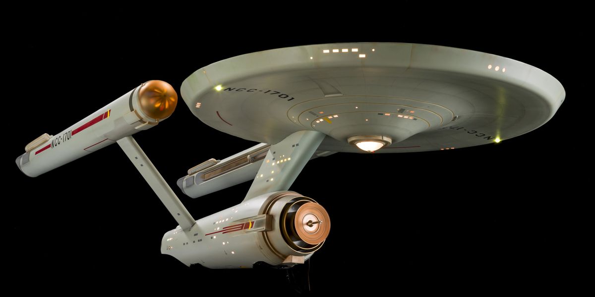  Star-Trek-Enterprise Star-Trek-Enterprise est une série télévisée de science-fiction américaine créée par Gene Roddenberry. Elle a été diffusée pour la première fois en 2001 et a duré quatre saisons. L'histoire se déroule au 22ème siècle et suit les aventures de l'équipage du vaisseau spatial Enterprise alors qu'ils explorent l'espace et rencontrent de nouvelles civilisations. La série est 
